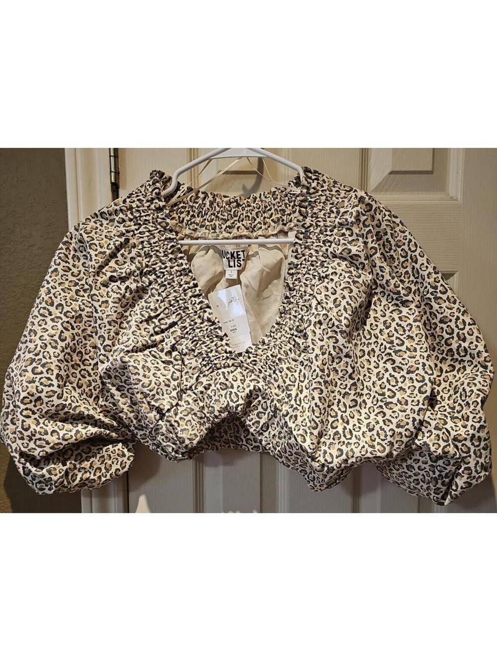 Bucketlist Short Puff Sleeves Cropped Denim Jacket Leopard VNeck Lined Small NWT